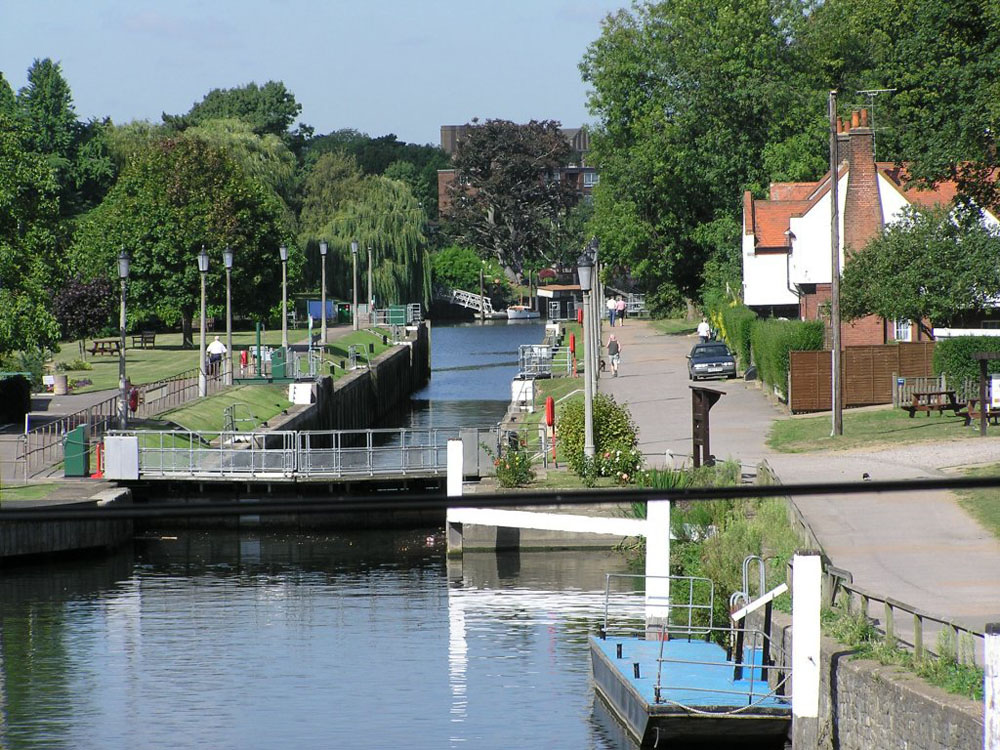 Slide 13 ofThe Tital Thames