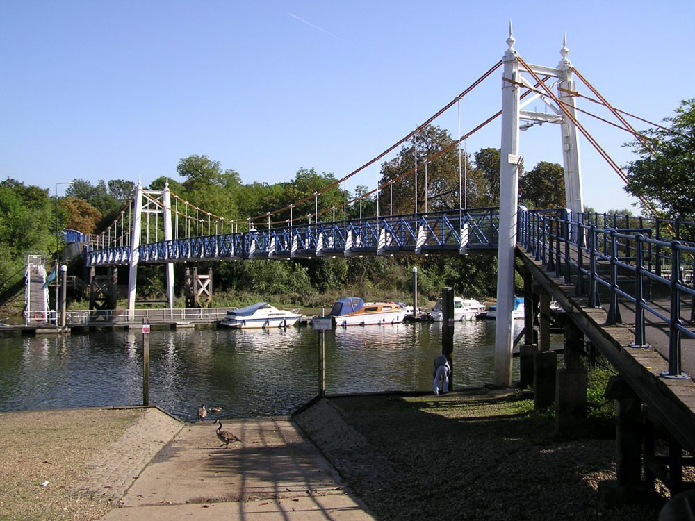 Slide 15 of The Tital Thames