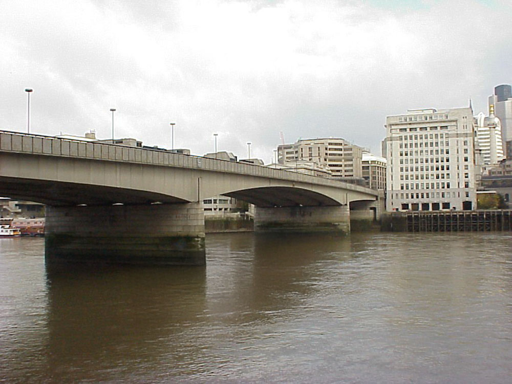 Slide 25 of The Tital Thames
