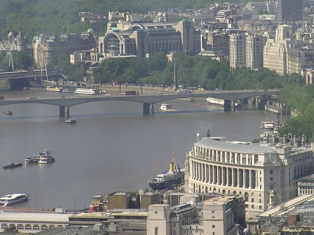 Slide 33 ofThe Tital Thames