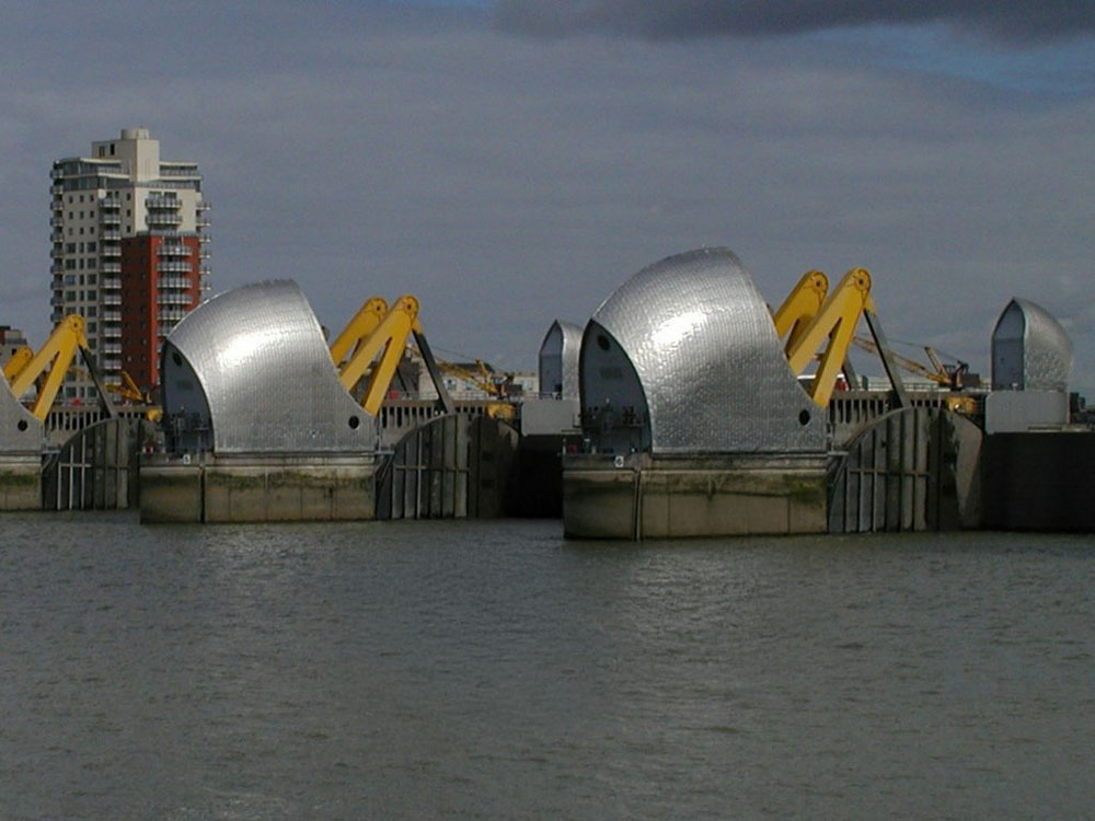 Slide 36 of The Tital Thames