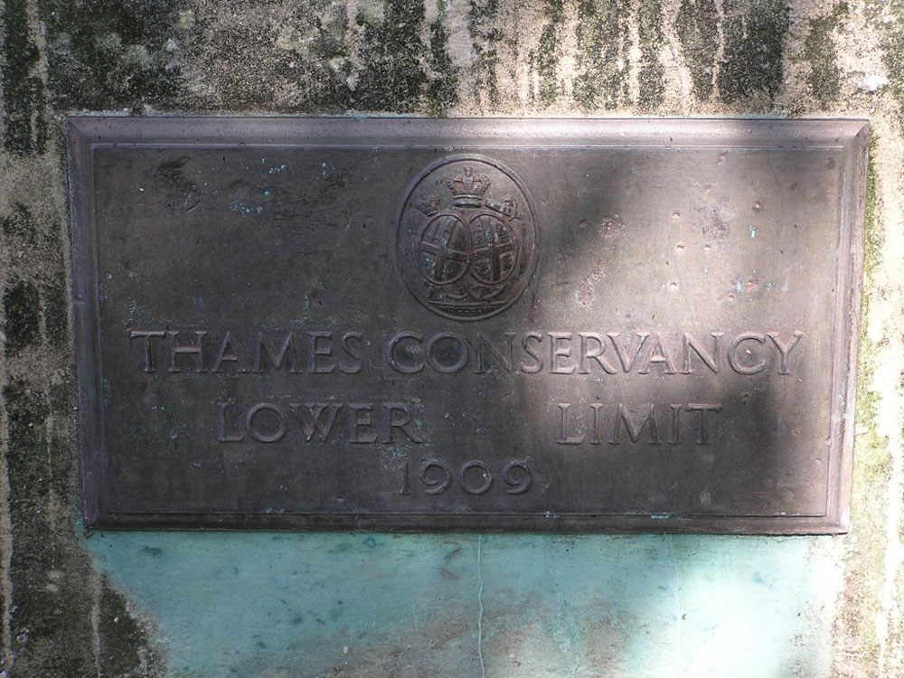 Slide 4 of The Tital Thames
